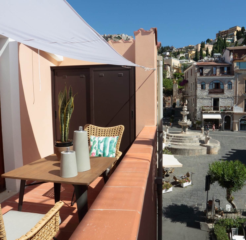 Blick auf die Piazza Duomo von der Terrasse des Doppelzimmers
