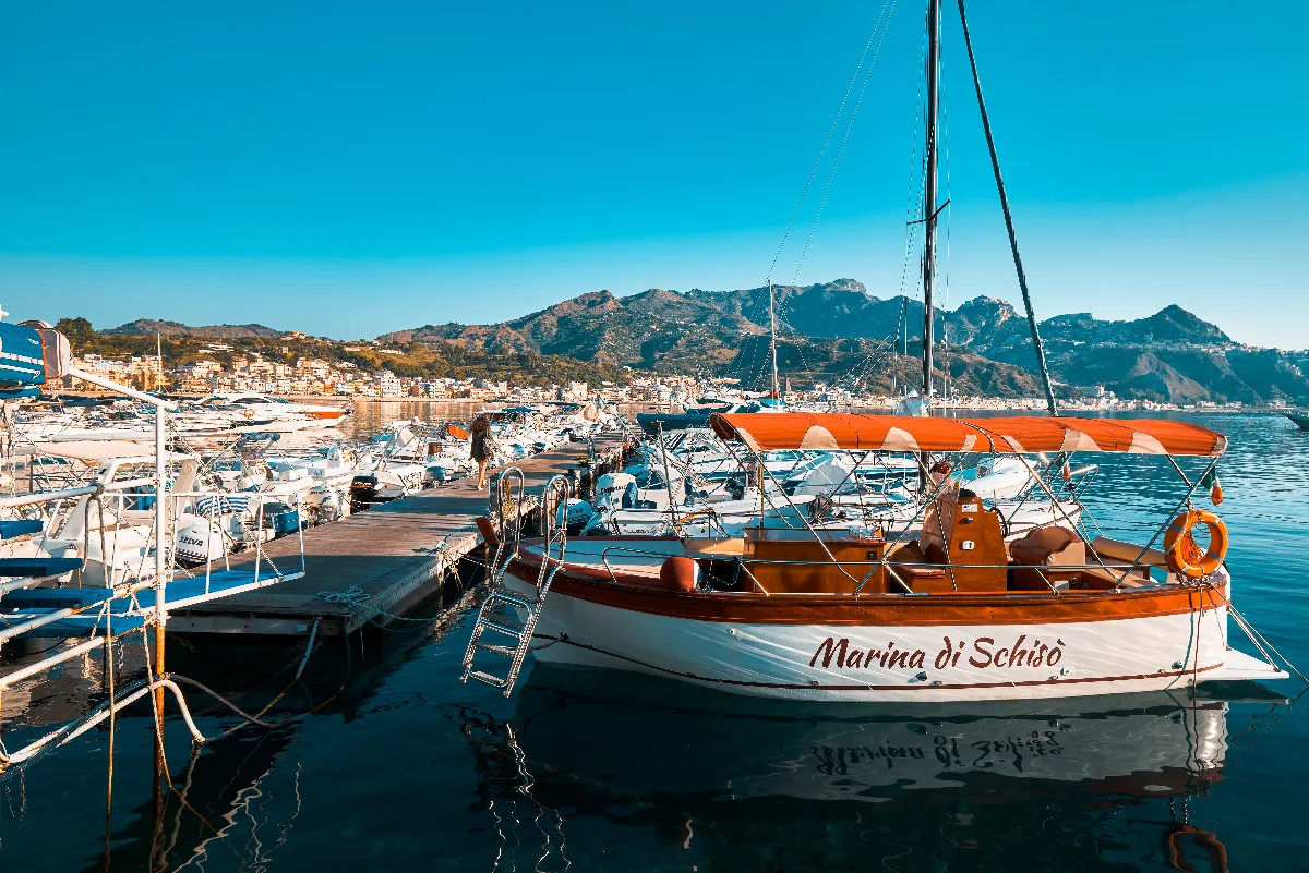 FIM Regina 440 yacht with skipper